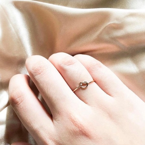 Knot Ring - Picture 4 of 4